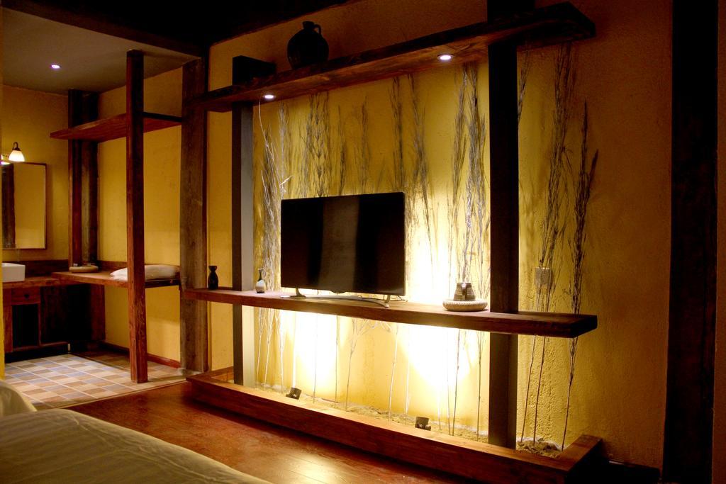Jiumi Snow Mountain Original Art Hotel Shangri-La Exterior foto